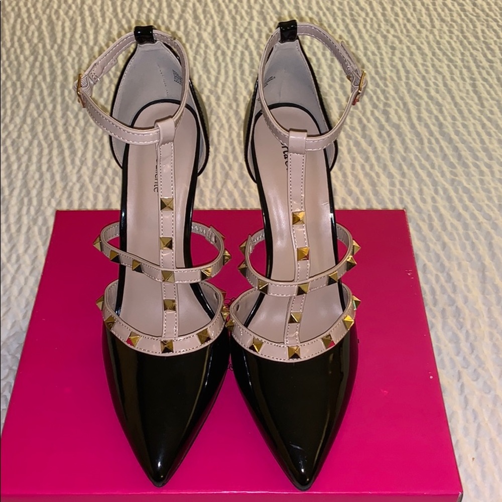 TORTA Caliente Black/Tan Patent Studded Heel.